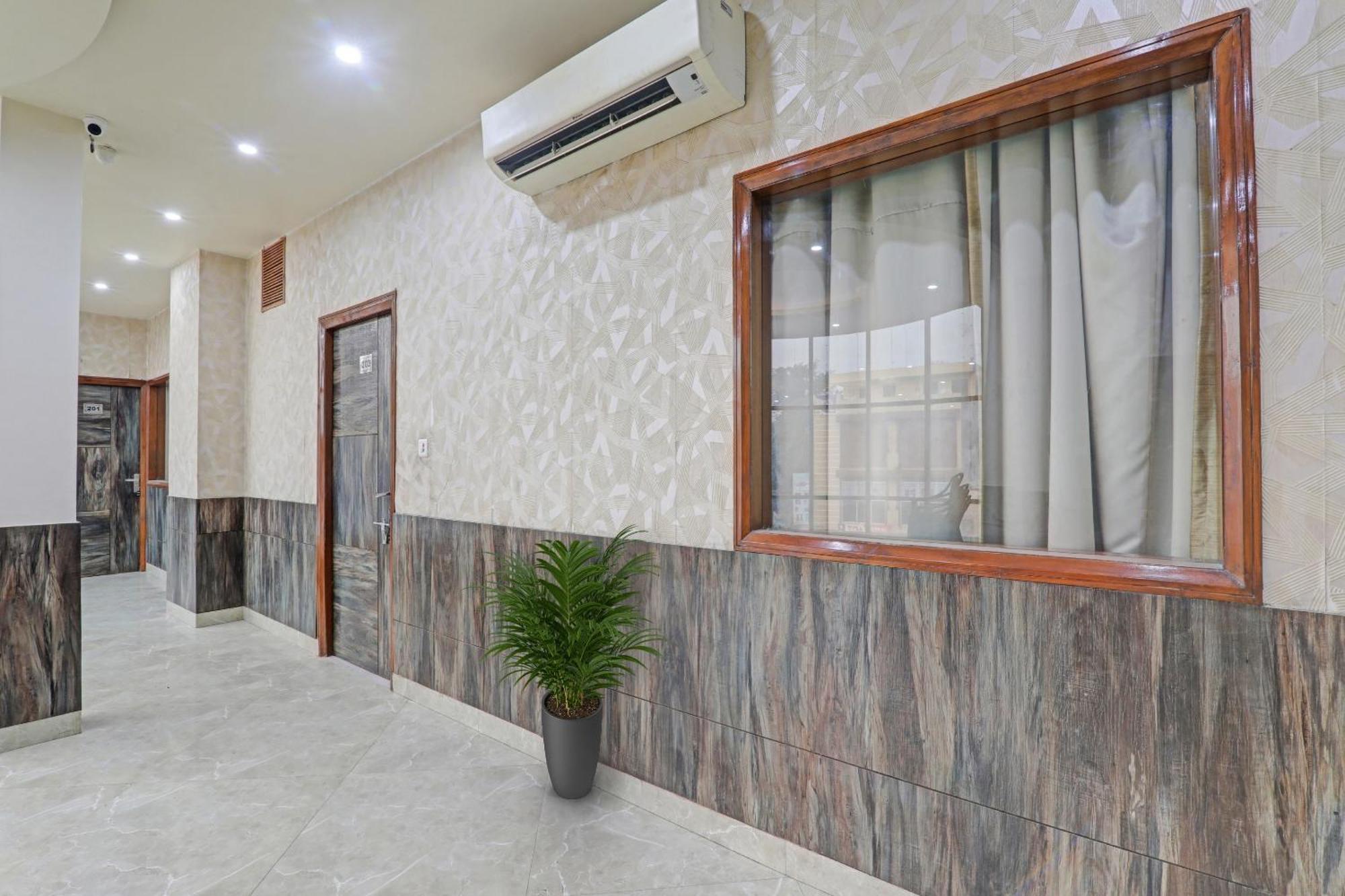 Townhouse 1150 Hotel Dayal Palace Chinhat المظهر الخارجي الصورة